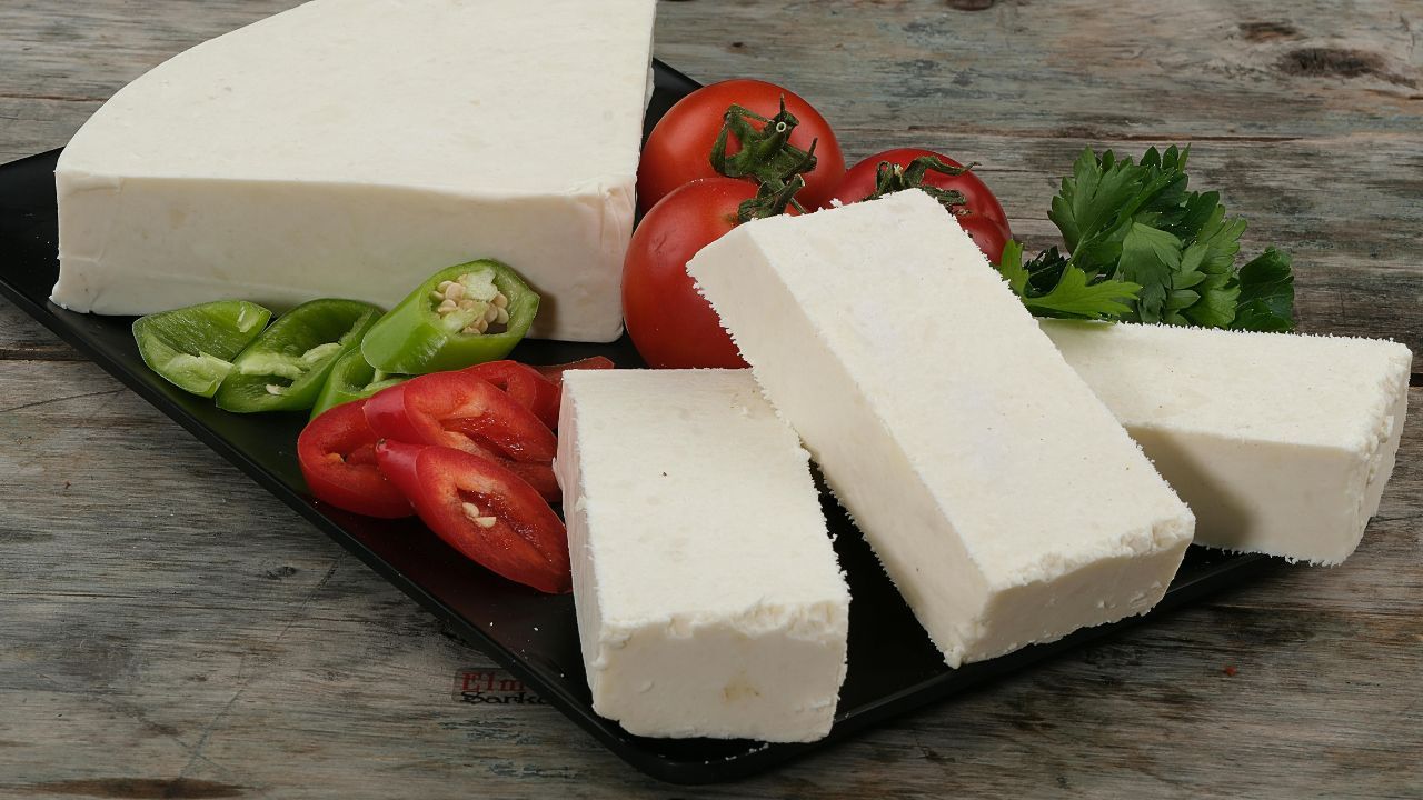 Unsalted Cheddar Cheese Made for Clean Eating